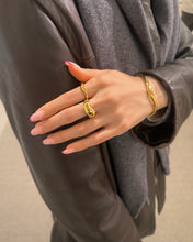 Load image into Gallery viewer, INGRID 2 CURVED RING
