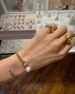 LEON PEARL SPIRAL BUBBLE BANGLE