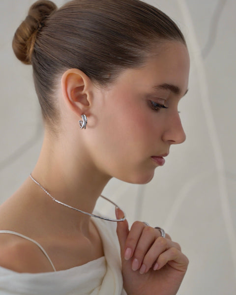 LE LIEN STONE ARCH BAR NECKLACE