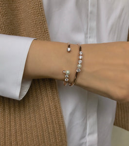 COCO PEARL STONE OPEN BANGLE