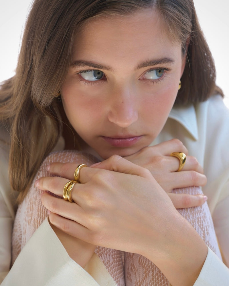 INGRID BOLD CURVED RING