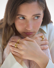 Load image into Gallery viewer, INGRID BOLD CURVED RING
