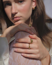 Load image into Gallery viewer, INGRID BOLD CURVED RING
