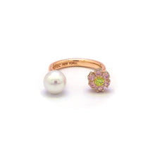 Load image into Gallery viewer, EVELYN 1 FLOWER FRESHWATER PEARL OPEN RING
