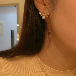 ODETTE 2 BOW PEARL EARRING