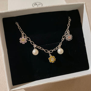 EVELINA MULTI-FLOWER LINK CHAIN NECKLACE