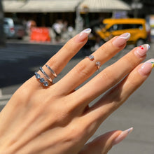 Load image into Gallery viewer, NOORE 2 RHINESTONE PINKY RING
