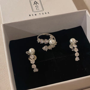 MADEMOISELLE 2 PEARL RHINESTONED EARRING