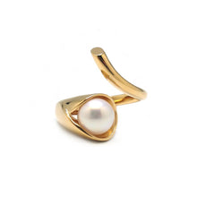 Load image into Gallery viewer, LE LYS PEARL RING
