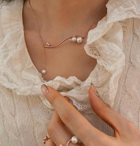 DAWN WAVE PEARL STONE NECKLACE