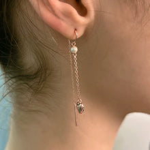 Load image into Gallery viewer, SWEETHEART 1 PEARL CHAIN EARRING
