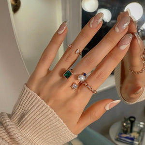ELODY RECTANGLE KNUCKLE RING