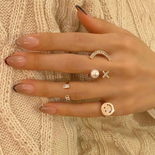 Load image into Gallery viewer, XO PEARL SMILE PAVE RING
