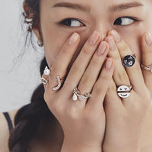 Load image into Gallery viewer, EYE PEARL LASH SMILE PAVE RING
