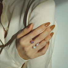 Load image into Gallery viewer, CAROLIN OVAL PAVED PEARL RING
