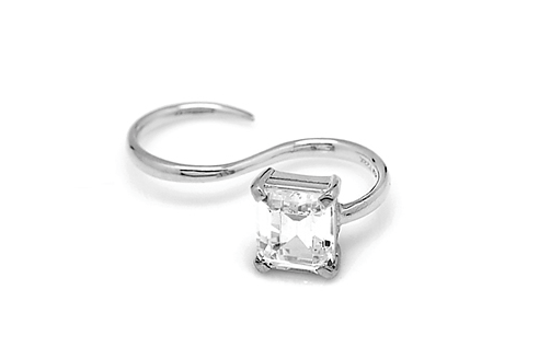 'S' LINE SQUARE STONE RING