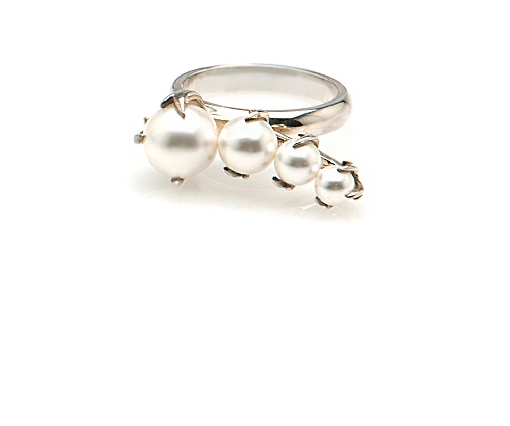 Inez pearl ring
