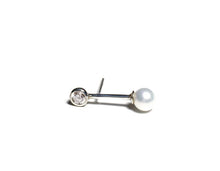 Load image into Gallery viewer, MIA PEARL STONE MINI STICK EARRING
