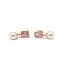 Load image into Gallery viewer, JACQUE SQ STONE PEARL EARRING
