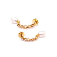 Load image into Gallery viewer, ESME2 PAVED LINK PEARL EARRING
